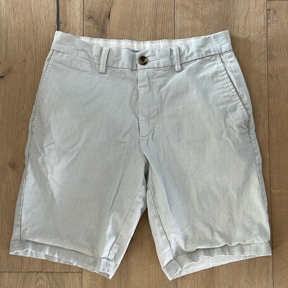 Old‎ Navy | Men's Flat Front Ultimate Slim Built In Flex Grey/White Short, 29 - Picture 1 of 5